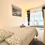 Champs Elysees Apartment 4