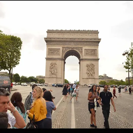 Champs Elysees 4 * Parigi